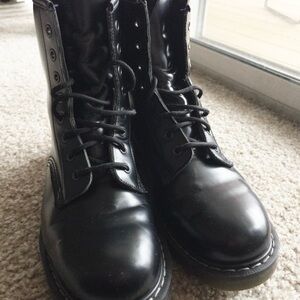 Solovair Men's Black 8” Derby Boot